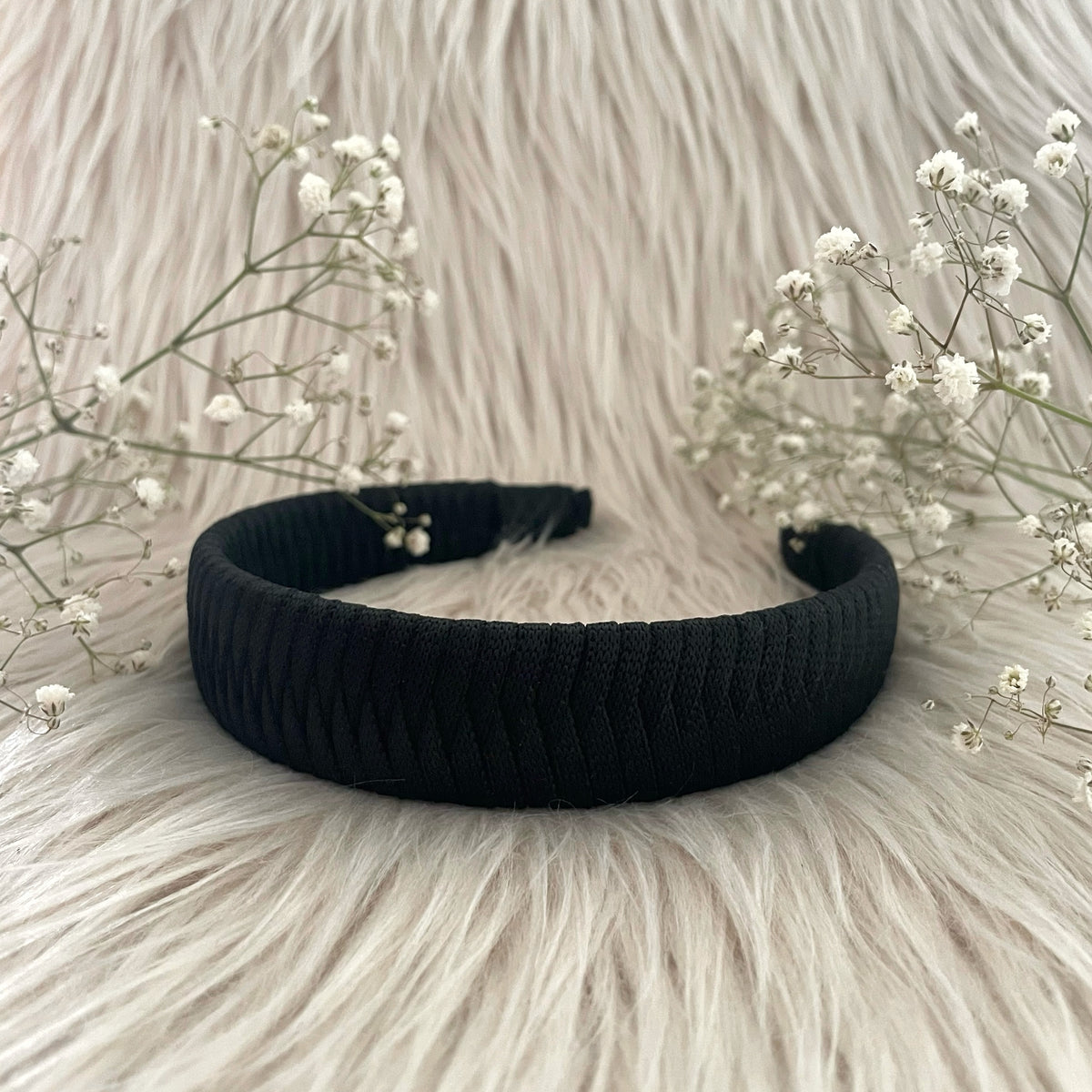 Leveä musta hiuspanta