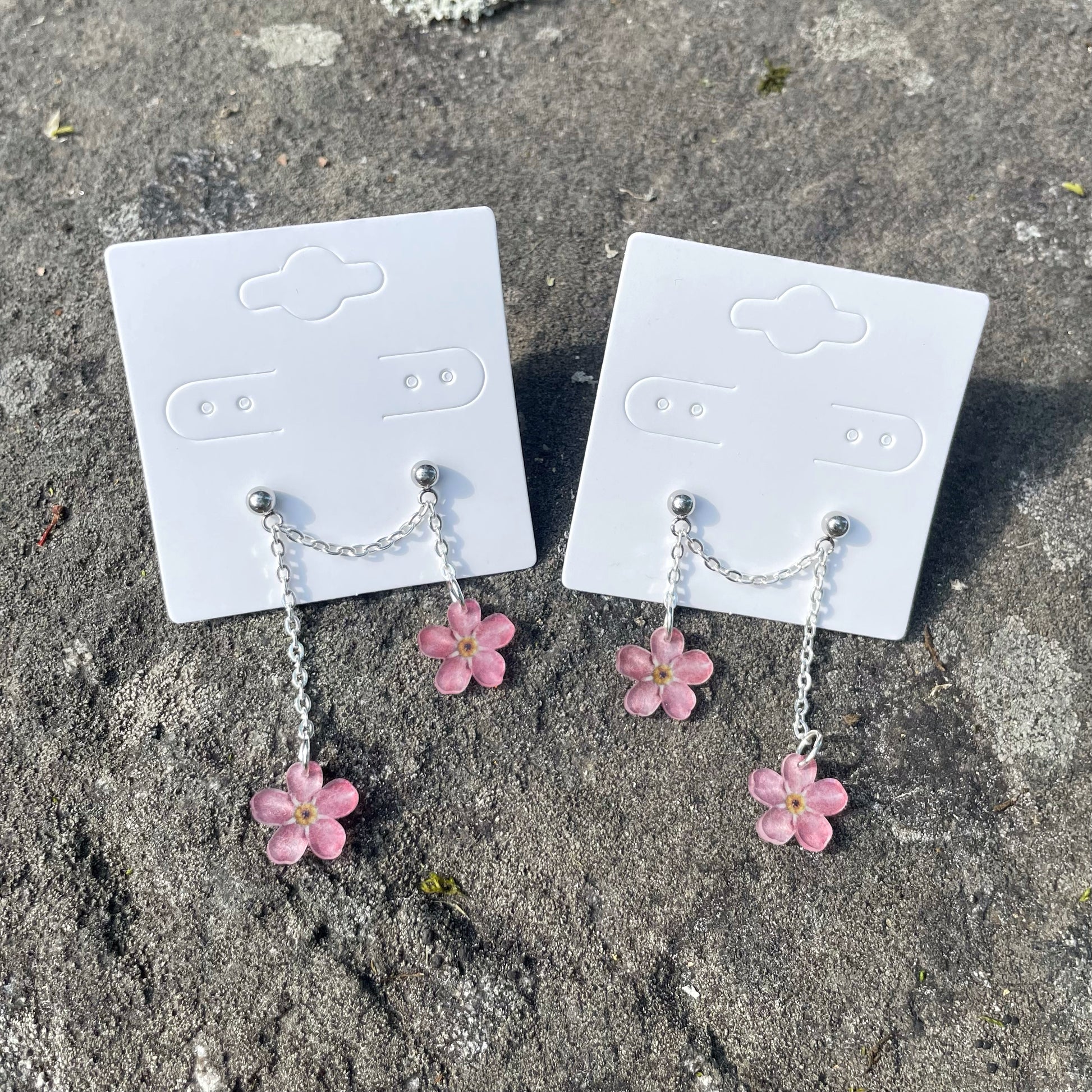 Lemmikki-korvakorut kahdelle reiälle