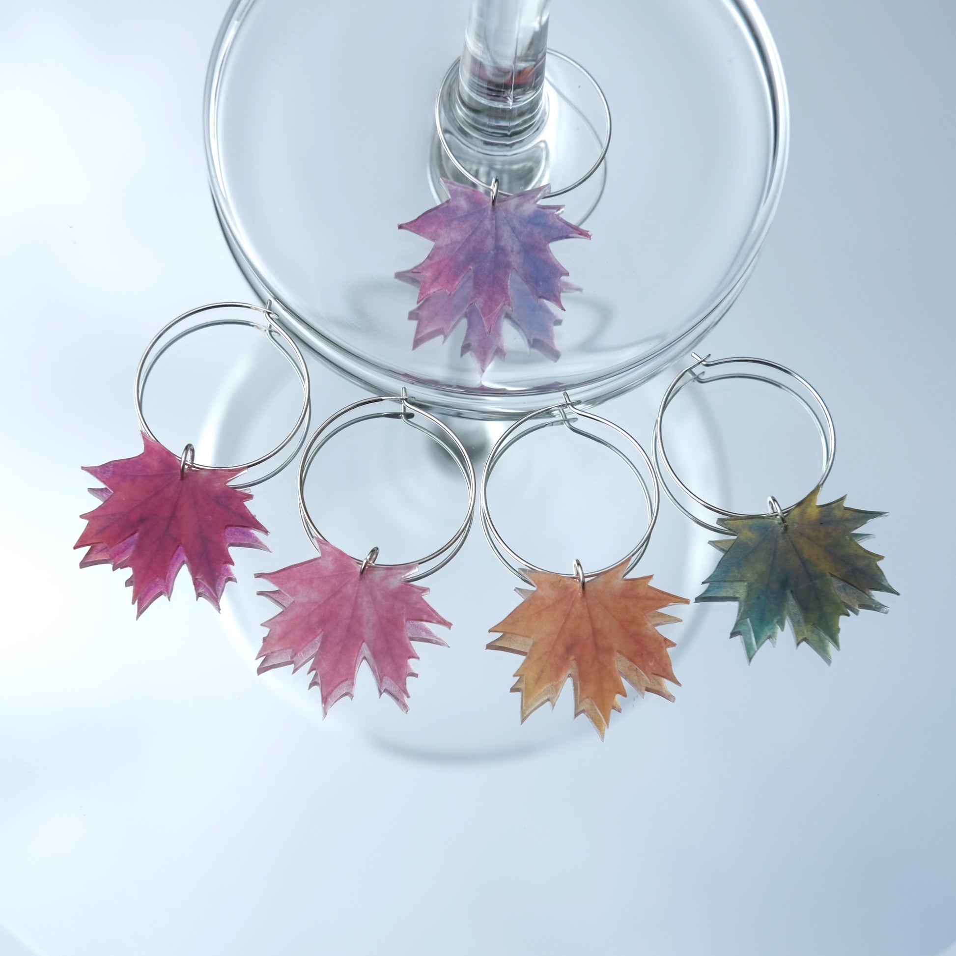 Vaahteranlehti-lasimerkit