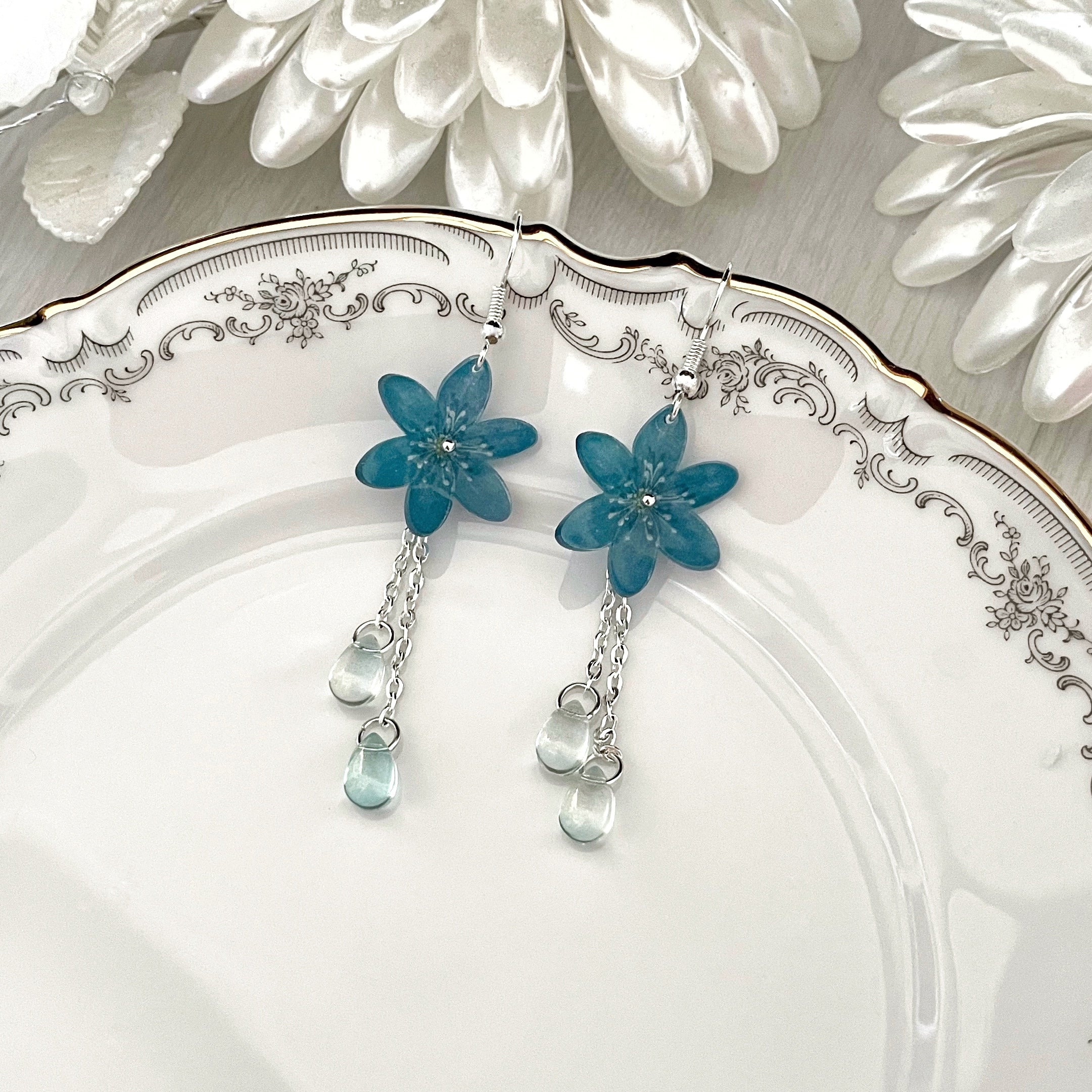 Sinivuokko-korvakorut