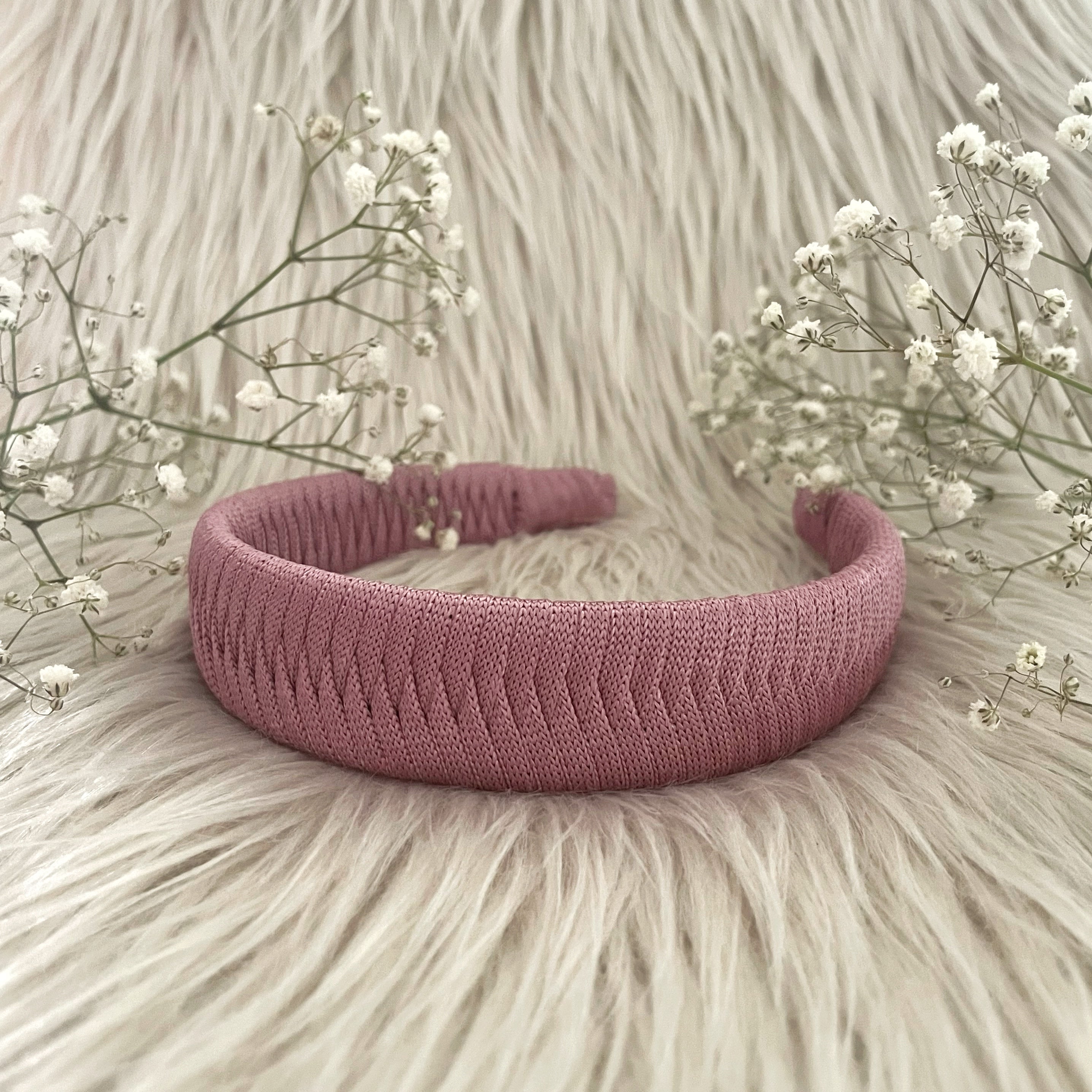 Leveä purppurainen hiuspanta