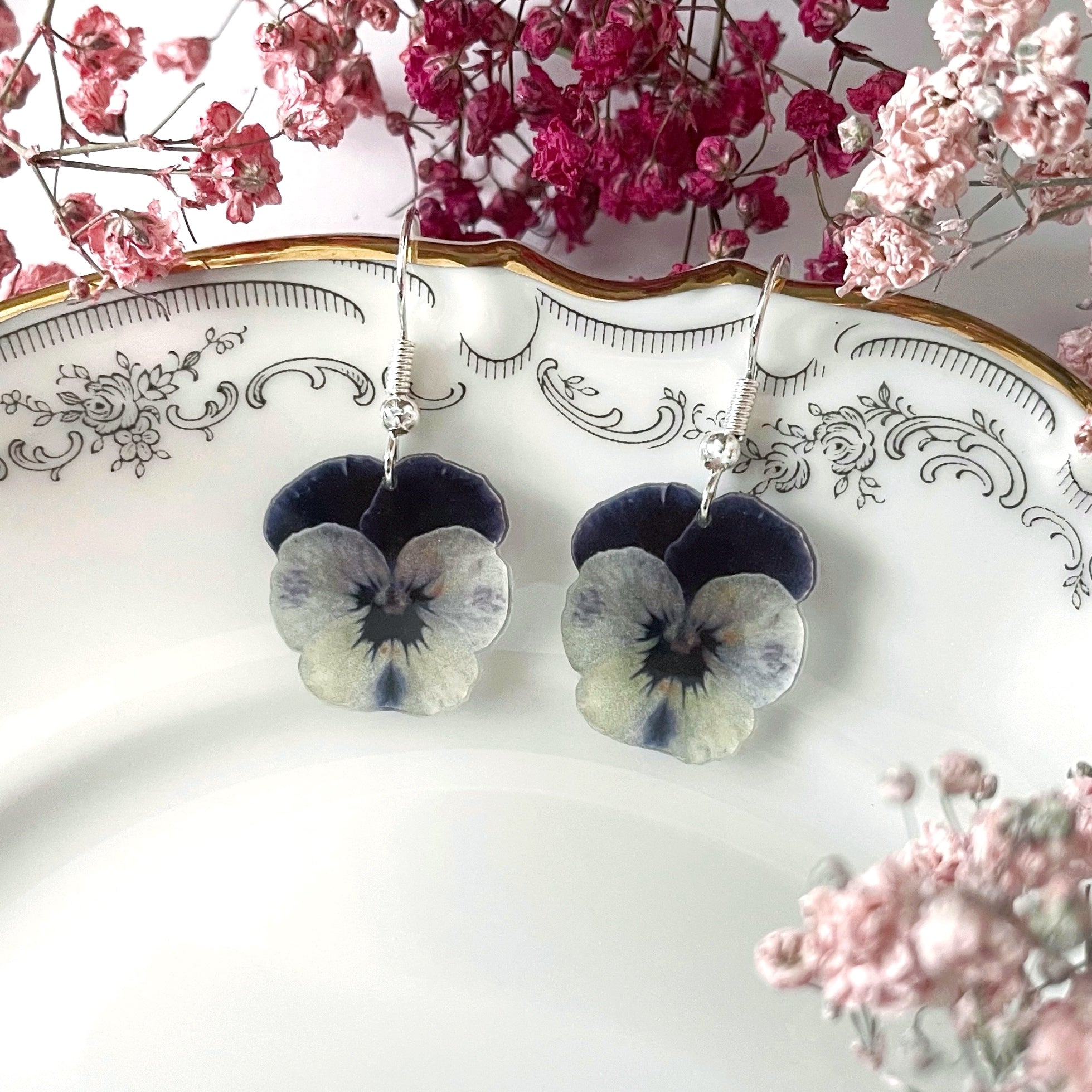 Orvokki-korvakorut koukulla