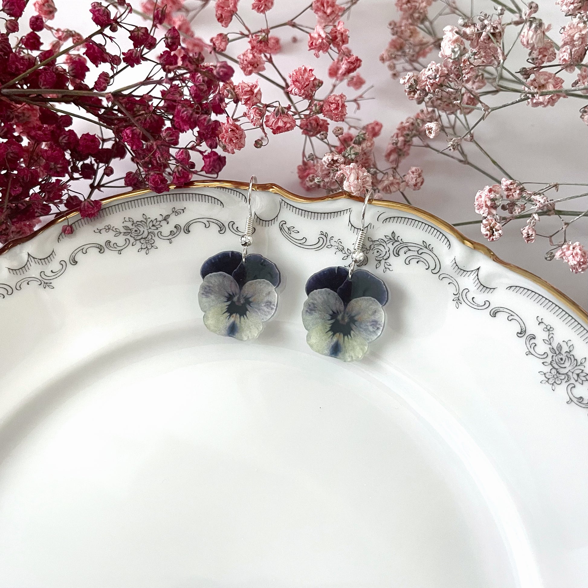 Orvokki-korvakorut koukulla