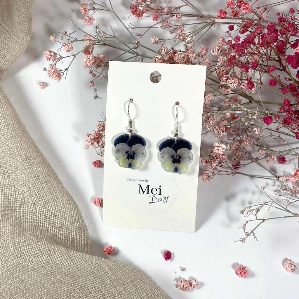 Orvokki-korvakorut koukulla