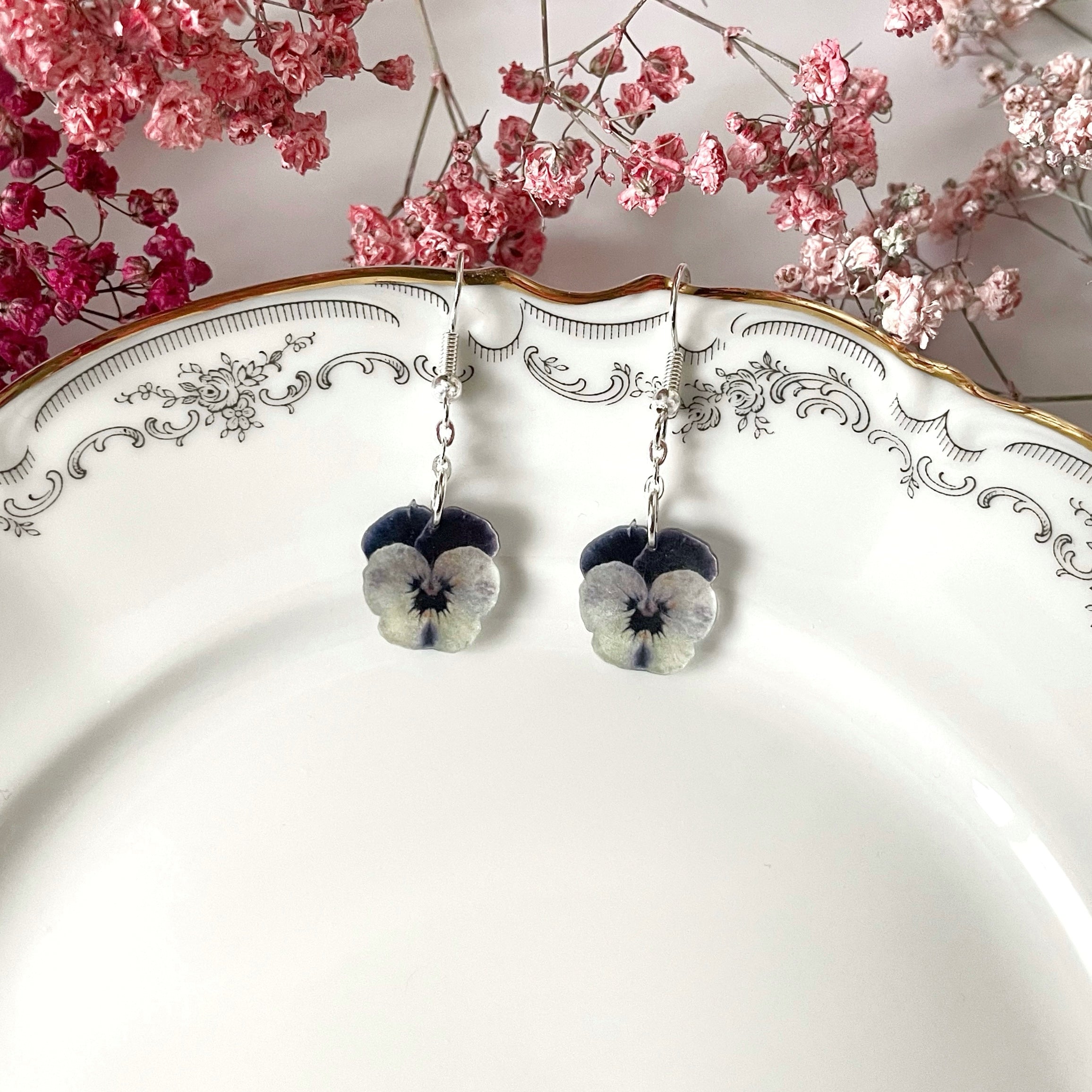 Orvokki-korvakorut ketjulla (pieni)