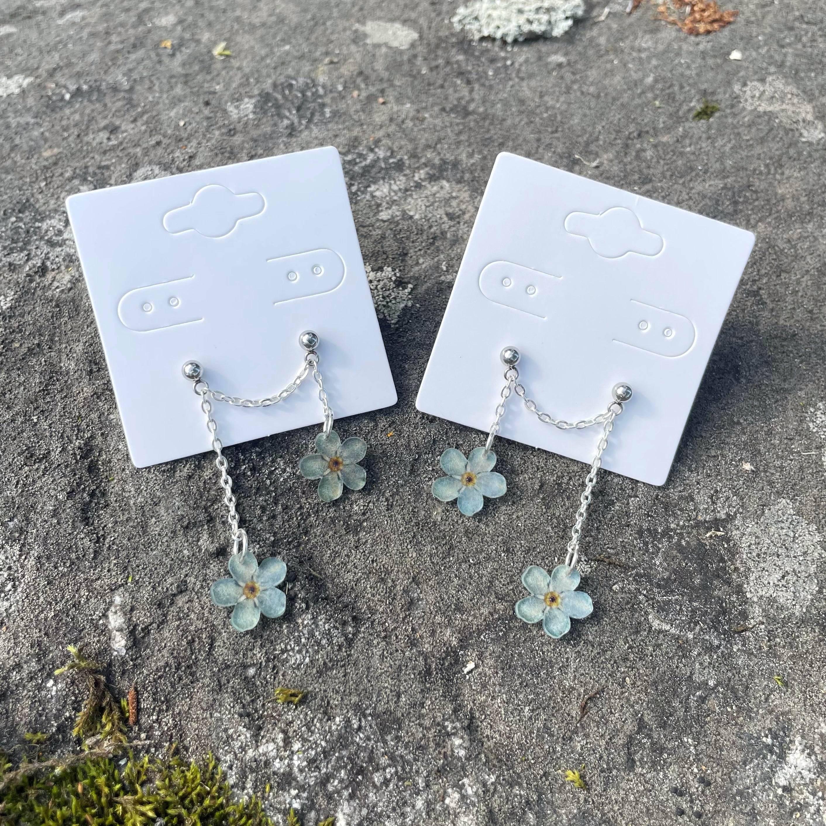 Lemmikki-korvakorut kahdelle reiälle