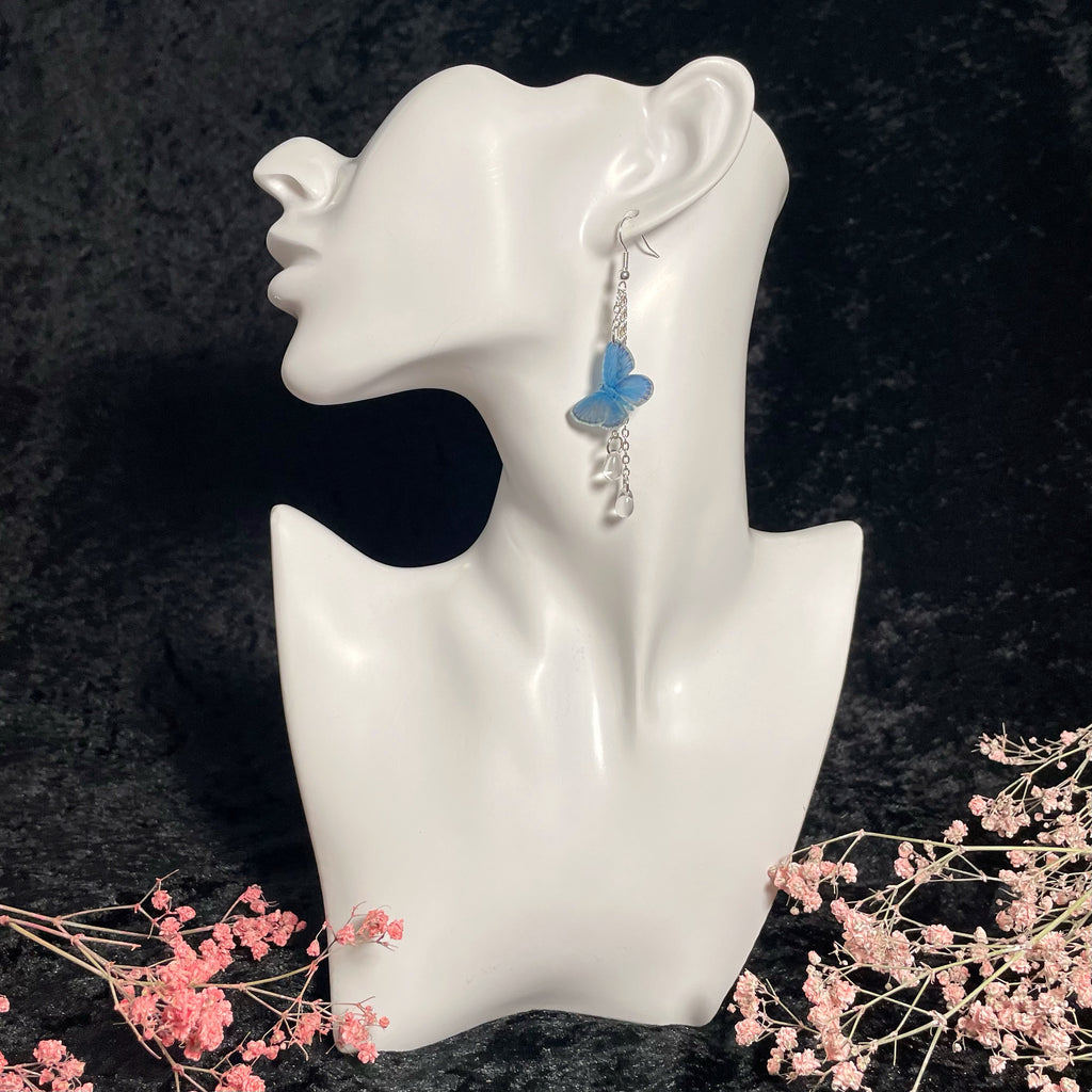 Kangassinisiivet helmillä