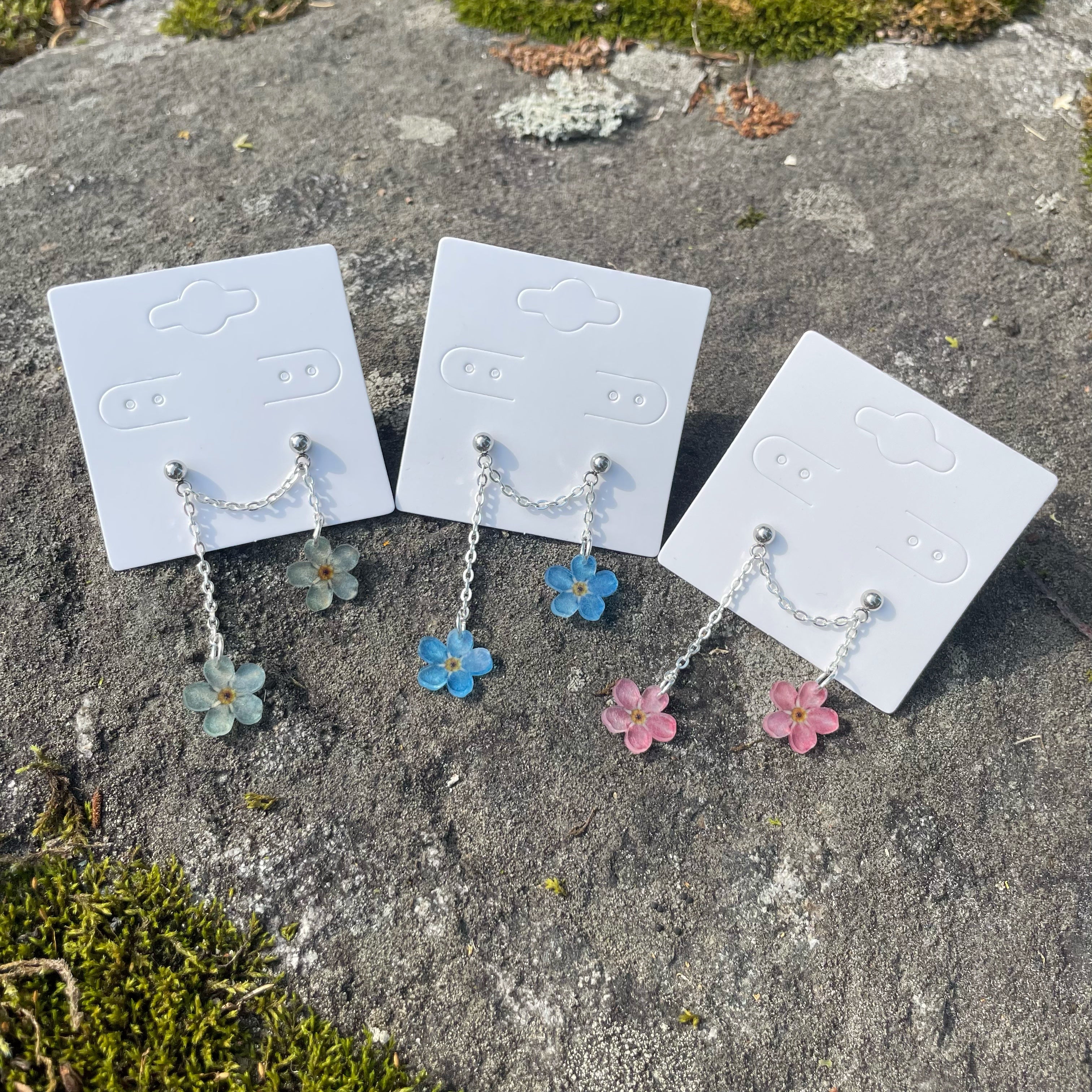 Lemmikki-korvakorut kahdelle reiälle