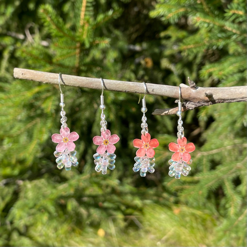 Yhden kukan lemmikit helmillä