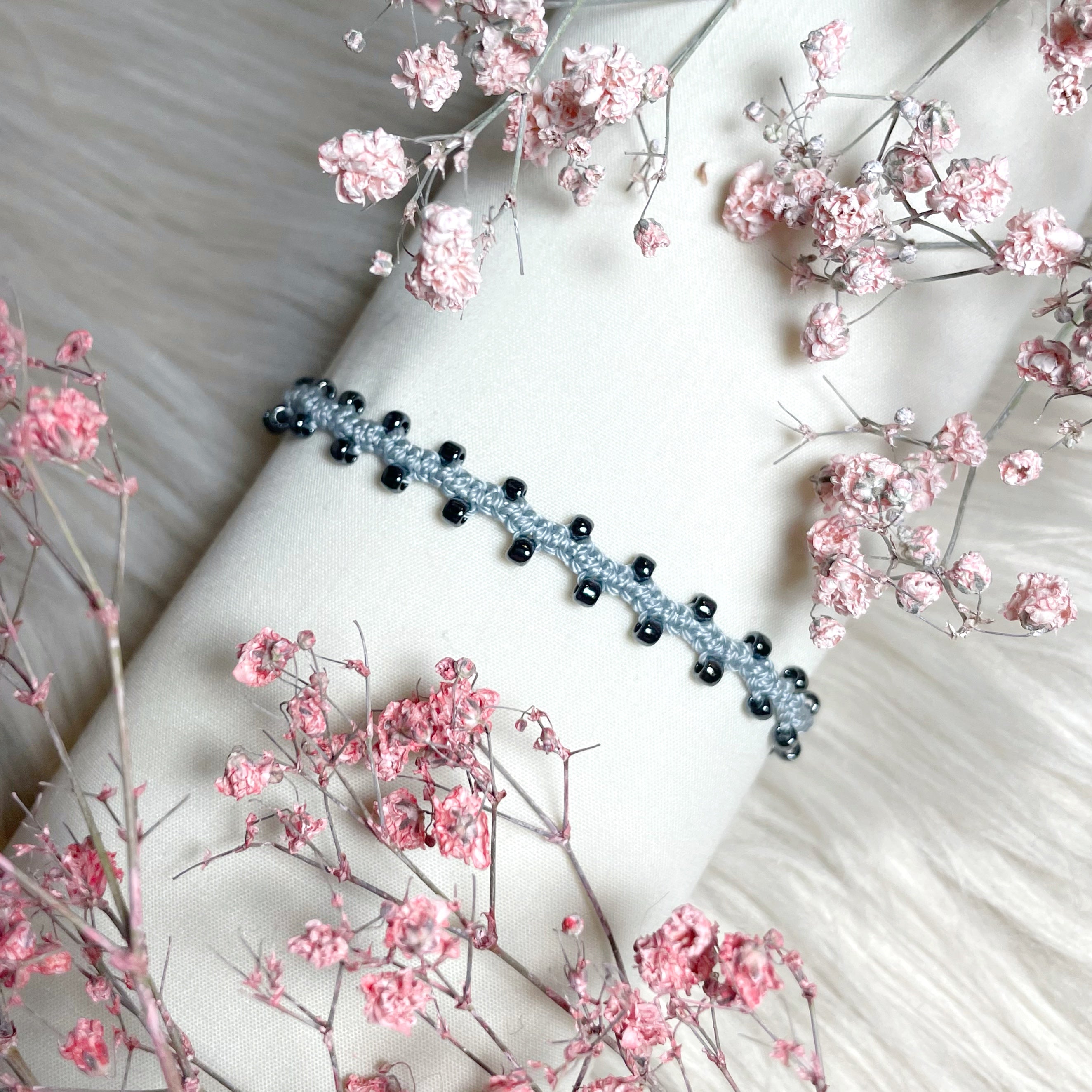 Vaaleansininen rannekoru